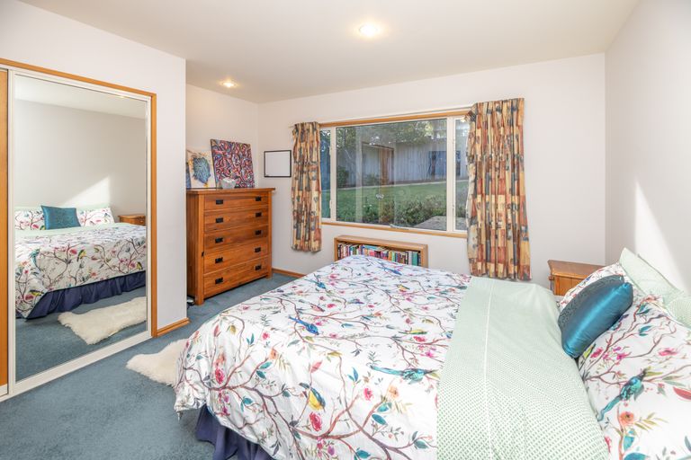 Photo of property in 6 Somerton Rise, Westmorland, Christchurch, 8025