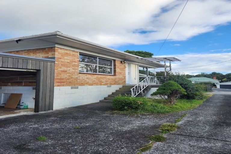 Photo of property in 1/7 Moore Street, Hillcrest, Auckland, 0627