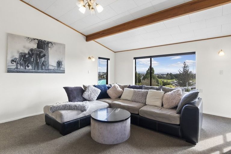 Photo of property in 39 Russleigh Drive, Dinsdale, Hamilton, 3204