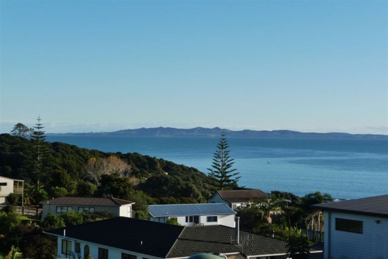 Photo of property in 39 Dudley Crescent, Cable Bay, 0420