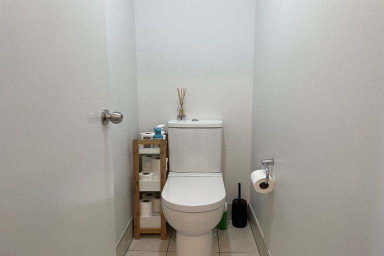 Photo of property in 2c/7-11 Bute Road, Browns Bay, Auckland, 0630