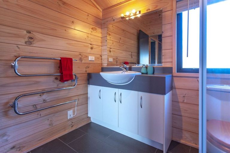 Photo of property in 17 Emmerdale Drive, Hahei, Whitianga, 3591