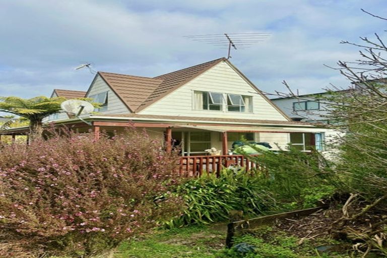 Photo of property in 72 Langana Avenue, Browns Bay, Auckland, 0630