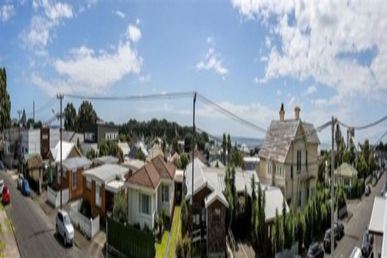 Photo of property in 7/53 Young Street, New Plymouth, 4310