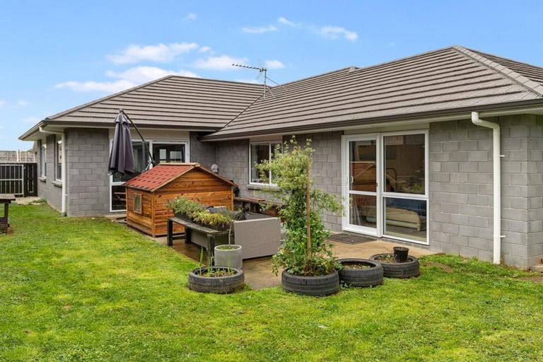 Photo of property in 37 Longbow Terrace, Flagstaff, Hamilton, 3210