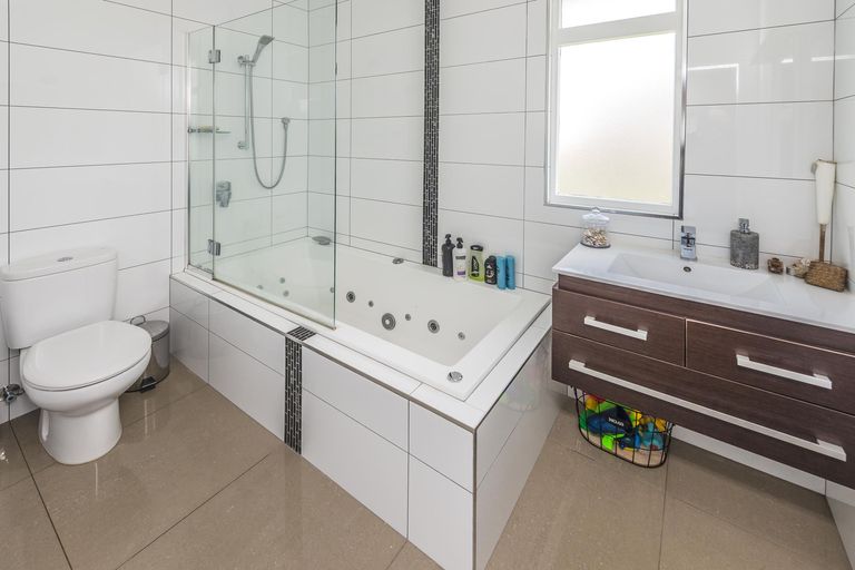 Photo of property in 4 Bute Place, Aramoho, Whanganui, 4500