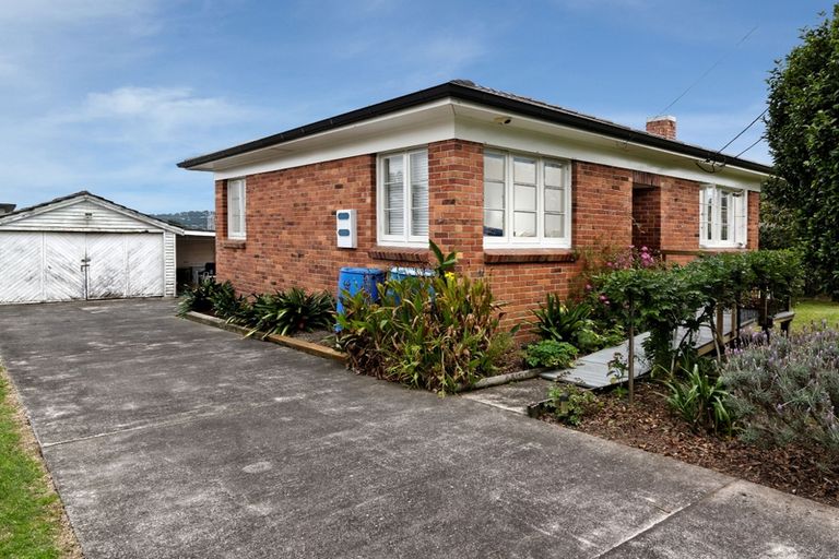 Photo of property in 3 Mitchell Street, Blockhouse Bay, Auckland, 0600