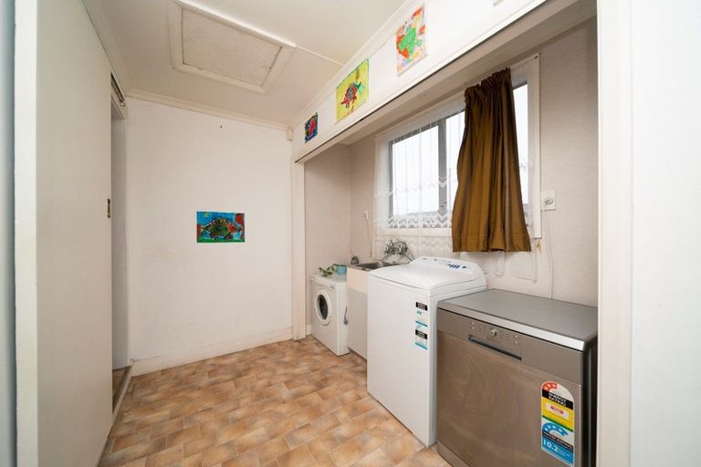 Photo of property in 27 Vogel Street, Hawera, 4610