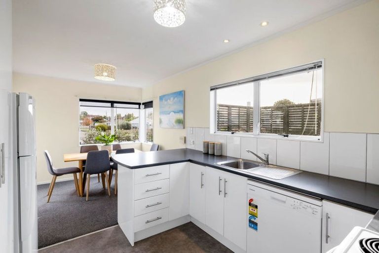 Photo of property in 12 Beadle Place, St Andrews, Hamilton, 3200