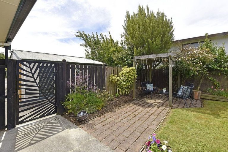 Photo of property in 17 Shannon Place, Belfast, Christchurch, 8051