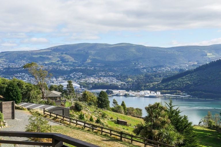 Photo of property in 297 Highcliff Road, Highcliff, Dunedin, 9013