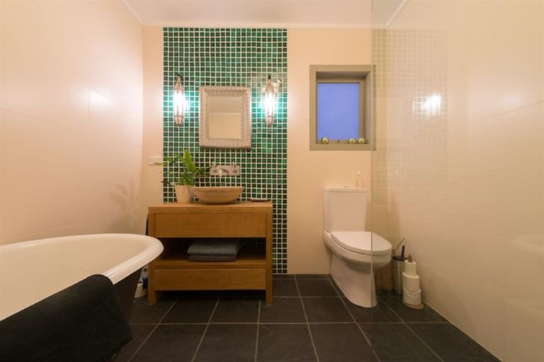 Photo of property in 137 Long Beach Road, Russell, 0202