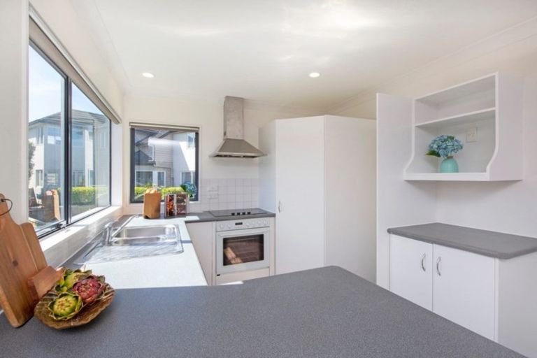 Photo of property in 3/6a Botany Road, Howick, Auckland, 2010