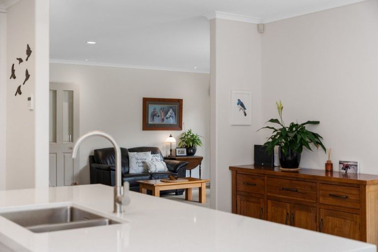 Photo of property in 61 Glenmonarch Place, Pyes Pa, Tauranga, 3112