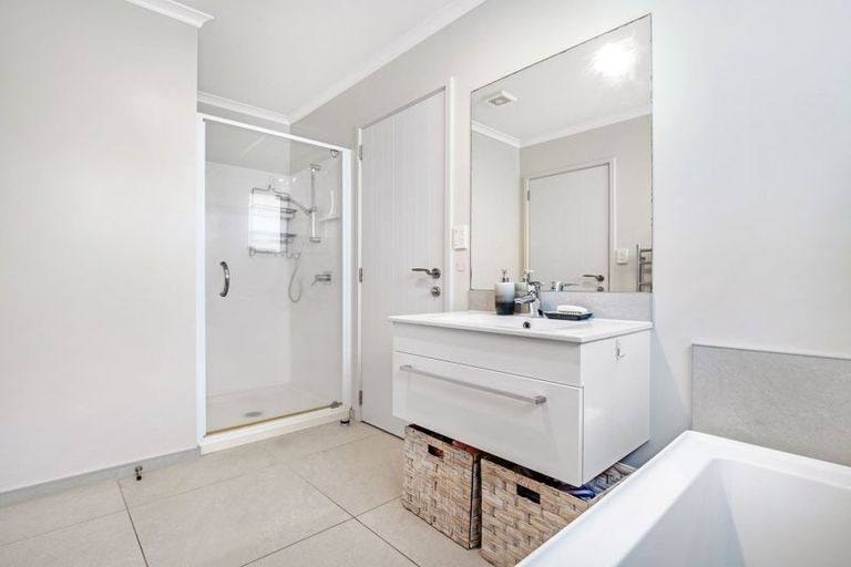 Photo of property in 10 Butterworth Crescent, Papamoa Beach, Papamoa, 3118