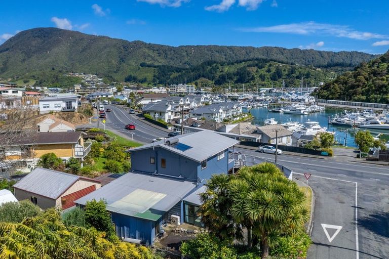 Photo of property in 62 Waikawa Road, Picton, 7220