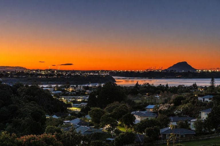Photo of property in 35 Estuary View Road, Welcome Bay, Tauranga, 3112