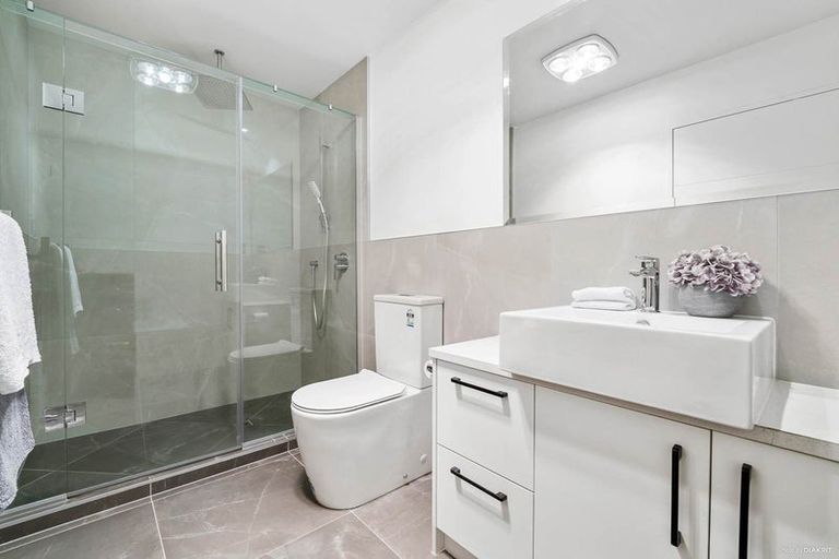 Photo of property in 87 Bordeaux Parade, Te Atatu South, Auckland, 0610