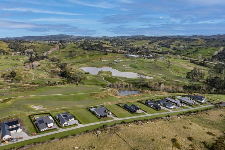 Photo of property in 53 Grayson Road, Wainui, 0992