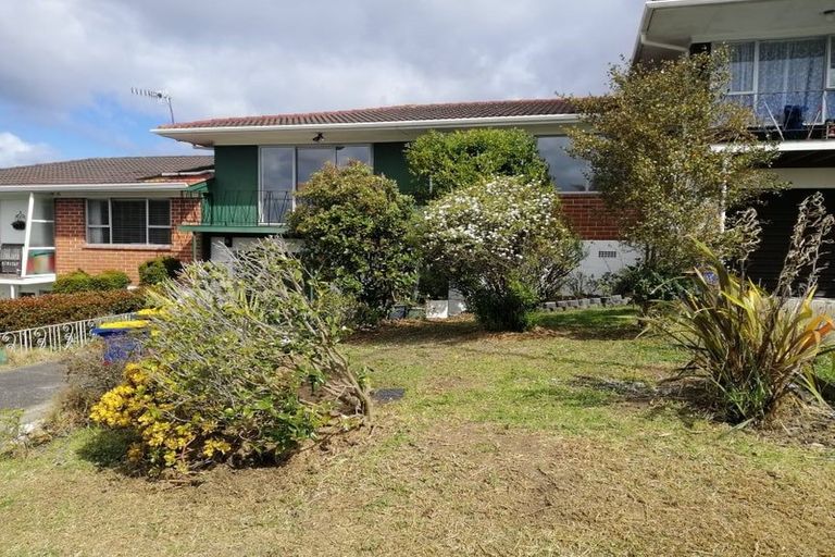 Photo of property in 2/3 Butterworth Drive, Glendene, Auckland, 0602