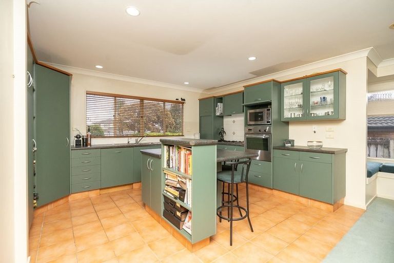 Photo of property in 17 Highgrove Drive, Grandview Heights, Hamilton, 3200