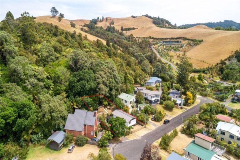 Photo of property in 10 Wai-iti Terrace, Whitianga, 3510