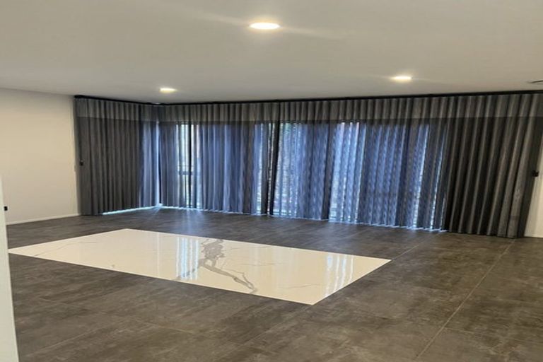 Photo of property in 5 Wyon Way, Flat Bush, Auckland, 2016