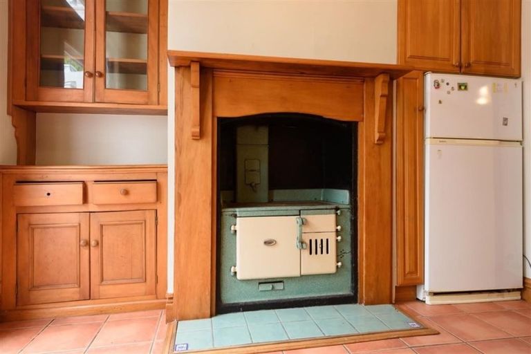 Photo of property in 17 Boundary Road, Kelburn, Wellington, 6012