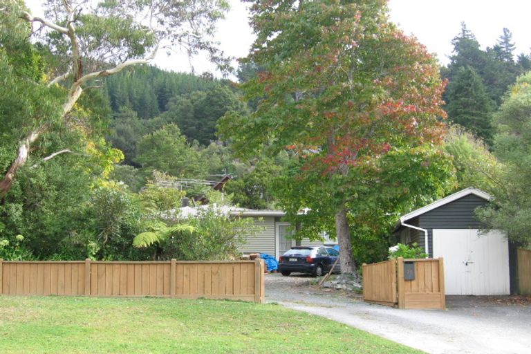Photo of property in 28a Jocelyn Crescent, Pinehaven, Upper Hutt, 5019