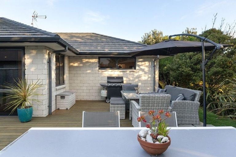 Photo of property in 15 Ian Place, Waihi Beach, 3611