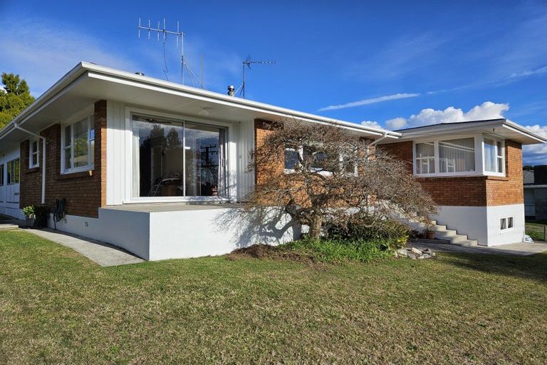 Photo of property in 384 Welcome Bay Road, Welcome Bay, Tauranga, 3175
