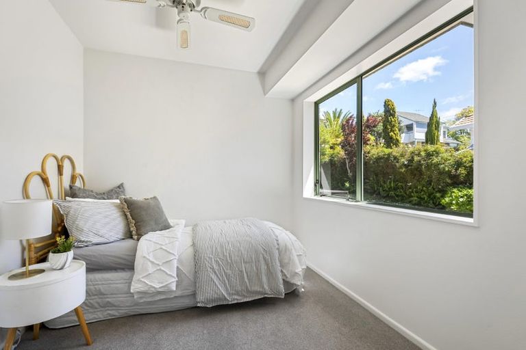 Photo of property in 3/182 Mokoia Road, Chatswood, Auckland, 0626