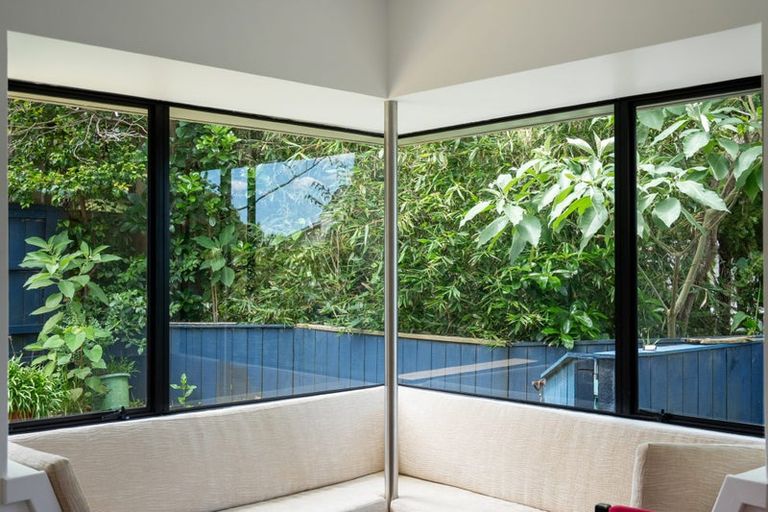 Photo of property in 3/27 Sunnynook Road, Forrest Hill, Auckland, 0620