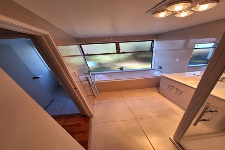 Photo of property in 35 Fratley Avenue, Farm Cove, Auckland, 2012