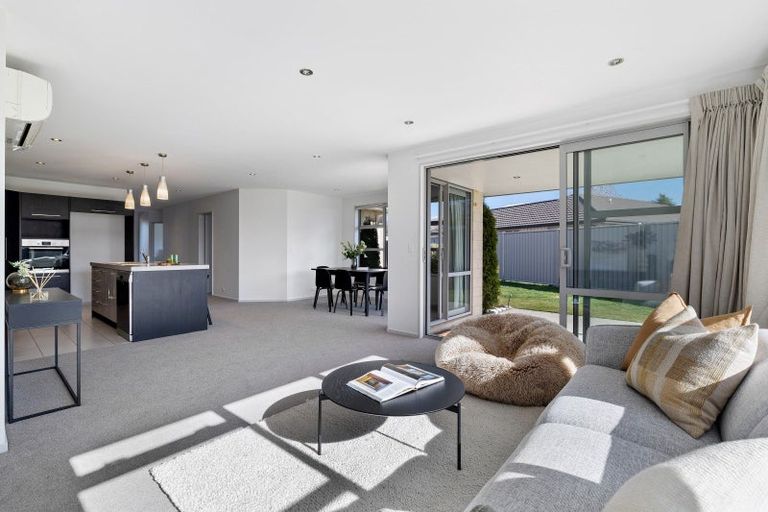 Photo of property in 12 Crabbe Place, Cromwell, 9310