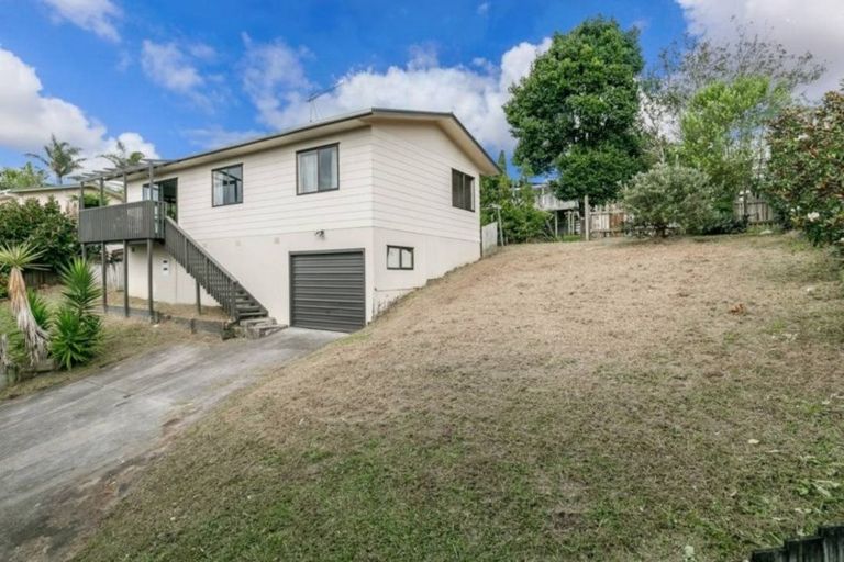 Photo of property in 14 Arde Place, Massey, Auckland, 0614