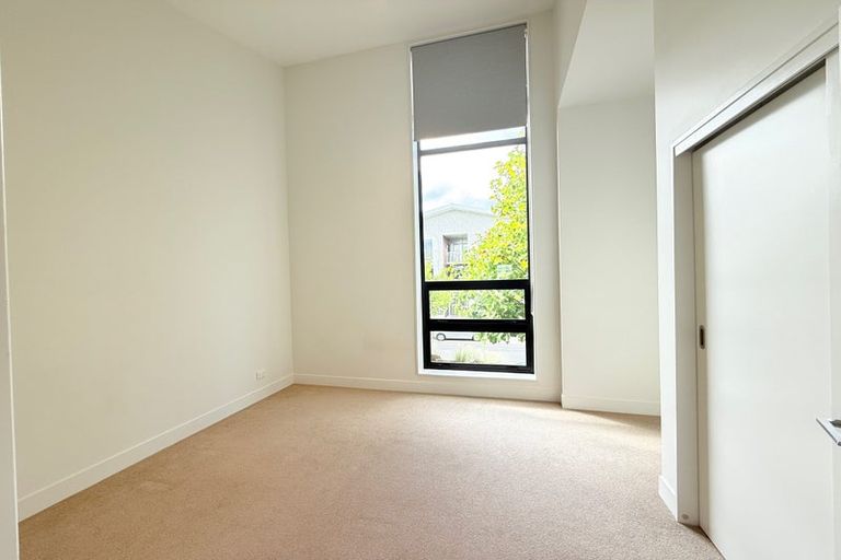 Photo of property in 214 Hobsonville Point Road, Hobsonville, Auckland, 0616