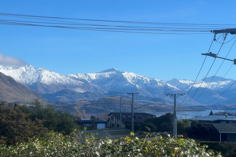 Photo of property in 61 Manuka Crescent, Wanaka, 9305