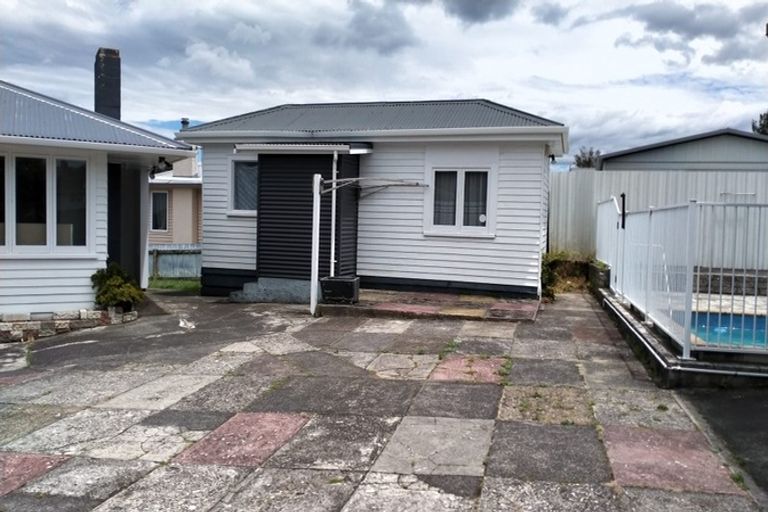 Photo of property in 2 Oxford Street, Parkvale, Tauranga, 3112