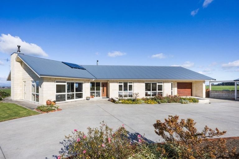Photo of property in 63 Sutherland Road, Sanson, Palmerston North, 4479