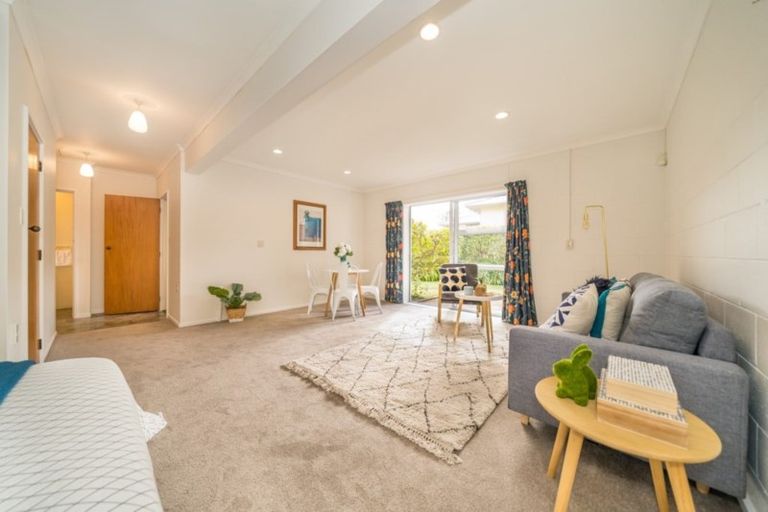 Photo of property in 4a Dowling Grove, Silverstream, Upper Hutt, 5019