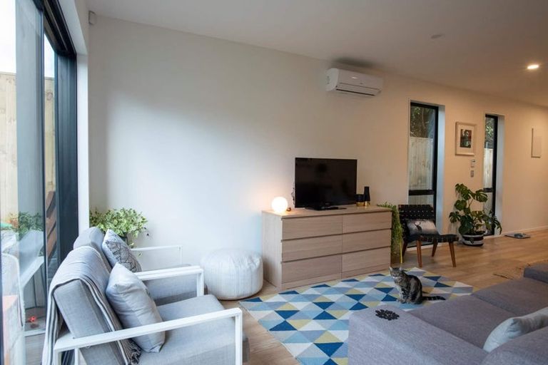 Photo of property in 19 Waru Lane, Te Atatu Peninsula, Auckland, 0610