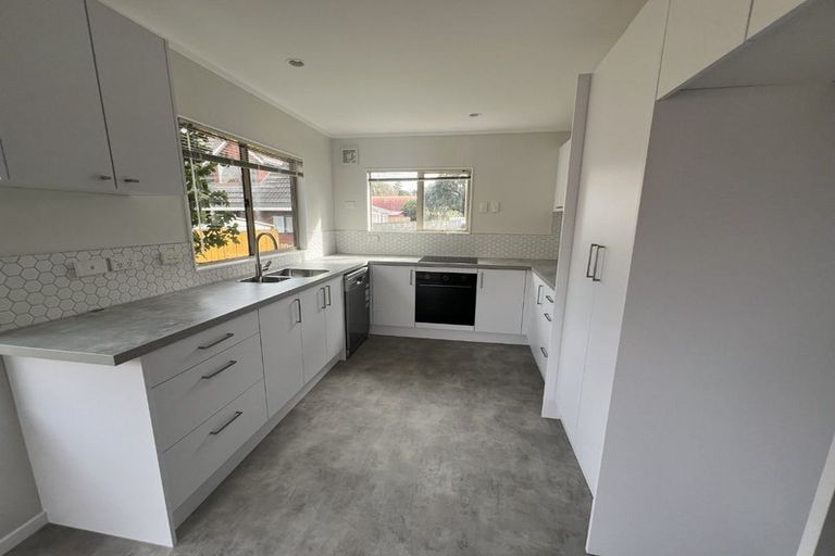 Photo of property in 37b Walton Street, Red Beach, 0932