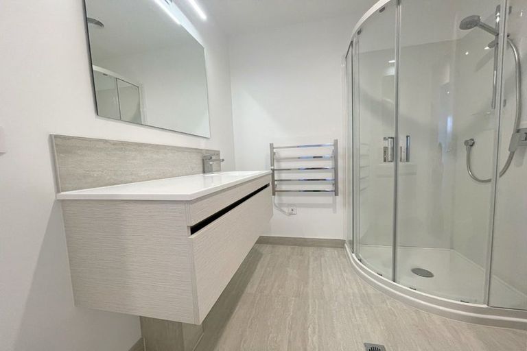 Photo of property in 4g/175 Hurstmere Road, Takapuna, Auckland, 0622