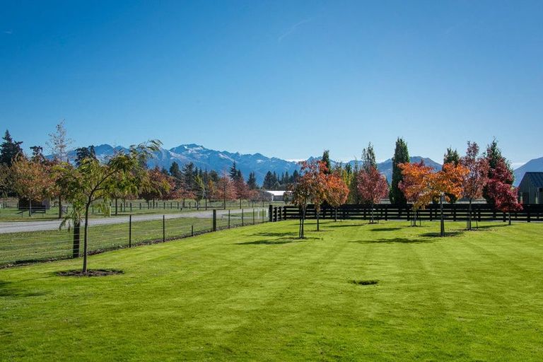 Photo of property in 14 Little Orchard Way, Wanaka, 9382