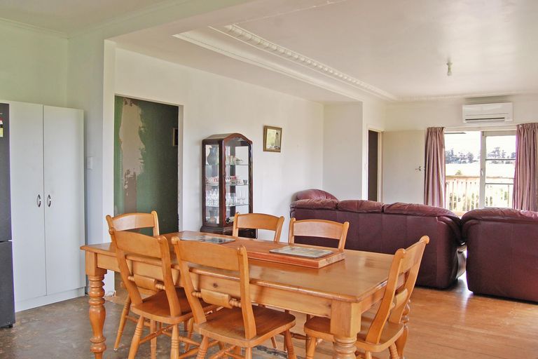 Photo of property in 17 Ranganui Road, Kaiwaka, 0573