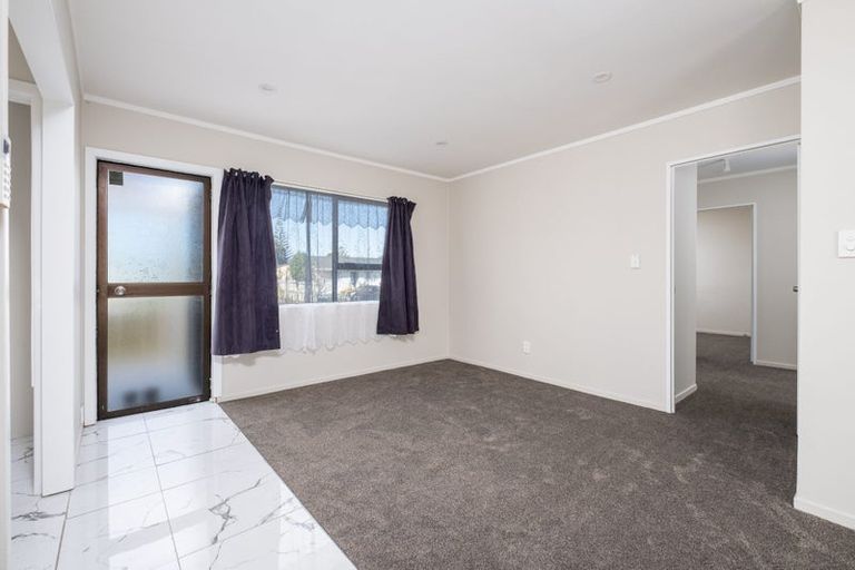 Photo of property in 1/6 Hatherley Place, Clendon Park, Auckland, 2103