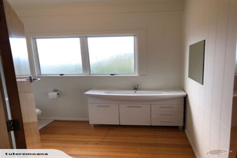 Photo of property in 72 Kent Street, Carterton, 5713