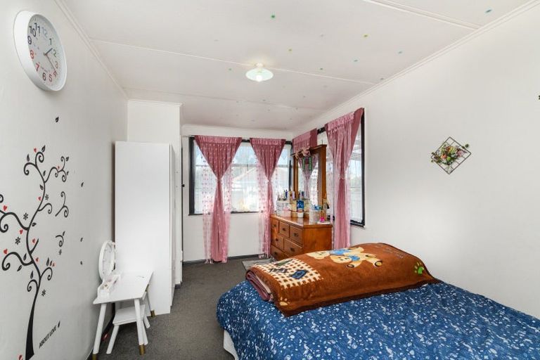 Photo of property in 30 Thames Street, Roslyn, Palmerston North, 4414
