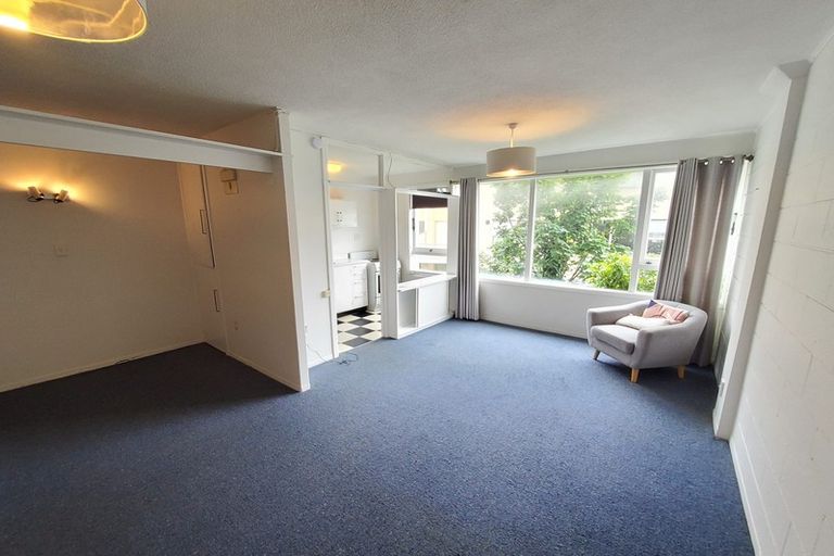 Photo of property in Churchill Flats, 213 The Terrace, Wellington Central, Wellington, 6011